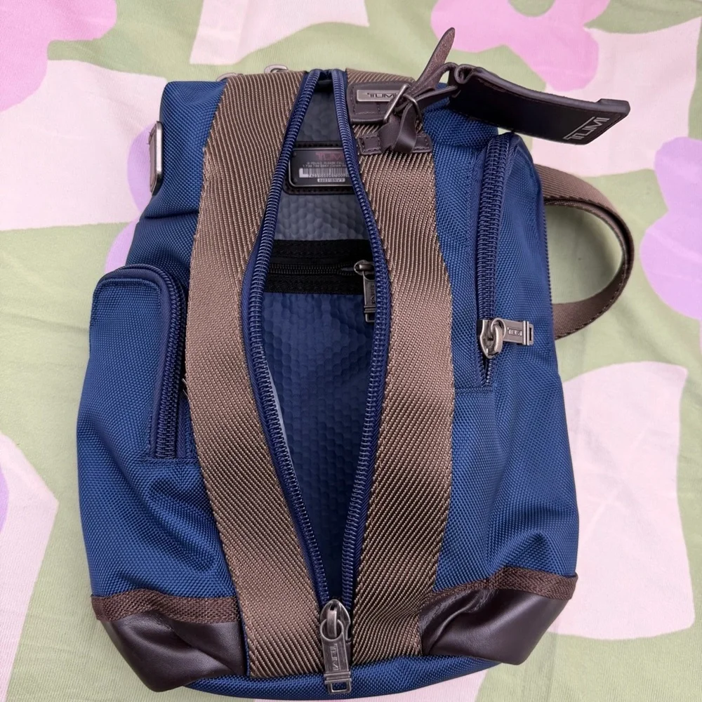 🌞 Tumi Alpha Bravo Monterey Sling Bag